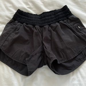 Lululemon Track That Short Size 6
